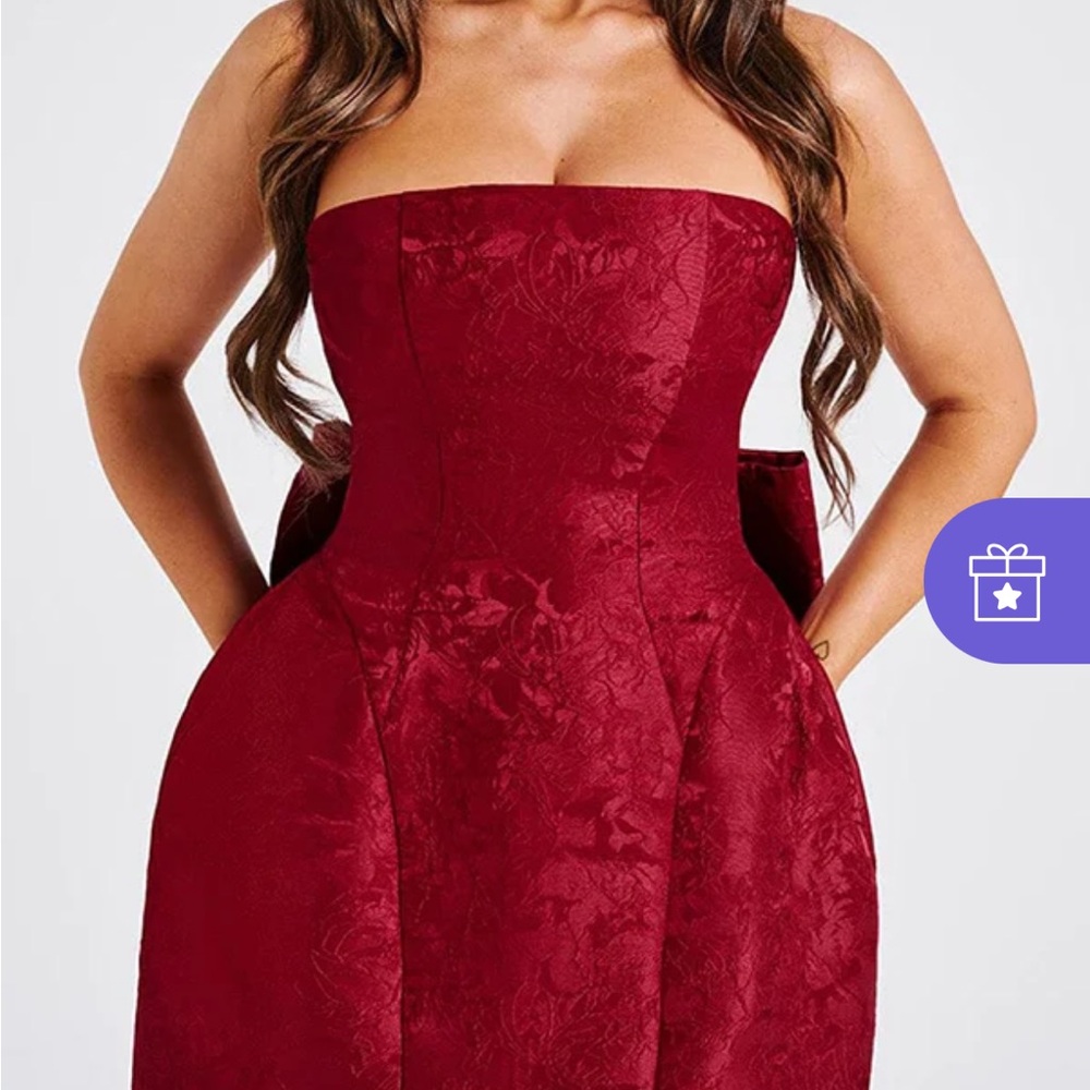 Elegant Red Strapless Dress
